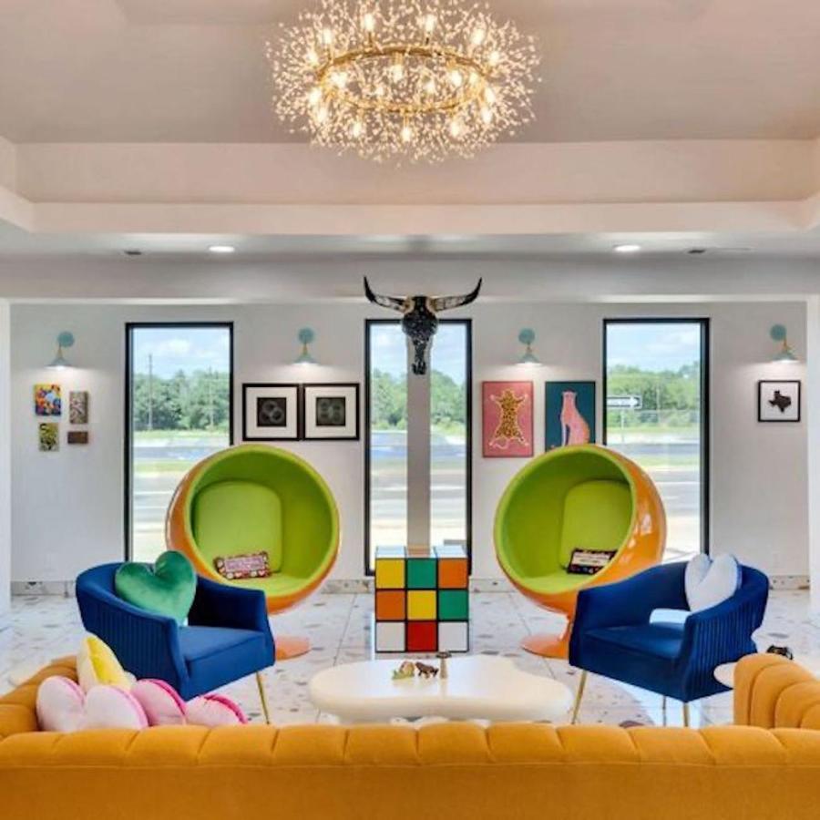 Hotel Mccoy - Art, Libations, Pool Society College Station Extérieur photo